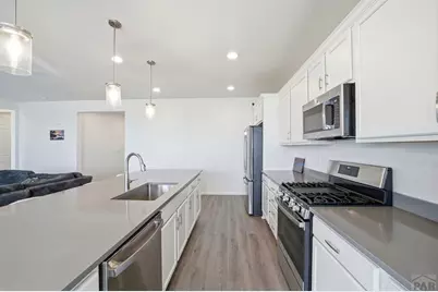 2213 Sunrise Ln, Pueblo, CO 81008 - Photo 13
