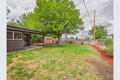 1615 Englewood Dr, Pueblo, CO 81005 - Photo 33