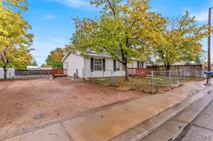 708 Santa Clara Ave, Pueblo, CO 81005 - Photo 3