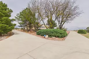 1380 S Winterhaven Dr, Pueblo West, CO 81007 - Photo 39