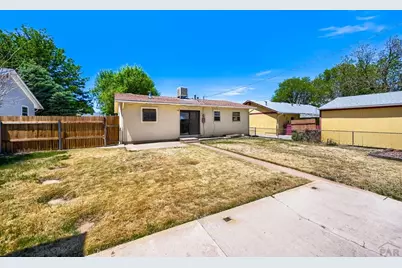 2032 Ridgewood Ln, Pueblo, CO 81005 - Photo 17
