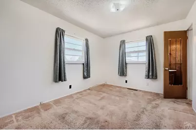 2032 Ridgewood Ln, Pueblo, CO 81005 - Photo 11