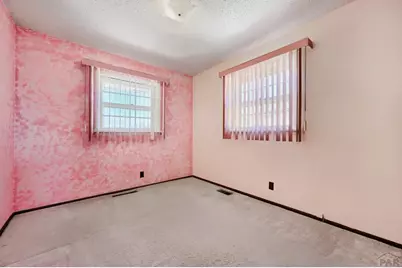 2032 Ridgewood Ln, Pueblo, CO 81005 - Photo 13