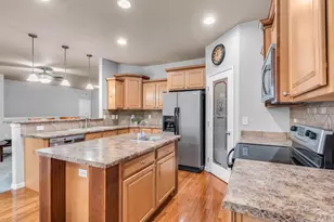 3313 Lions Pride Ln, Pueblo, CO 81005 - Photo 11