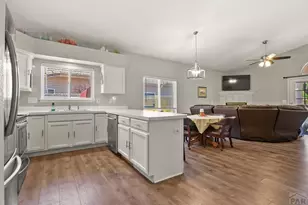 932 Pinecrest Dr, Pueblo, CO 81005 - Photo 11