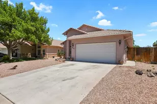 932 Pinecrest Dr, Pueblo, CO 81005 - Photo 3