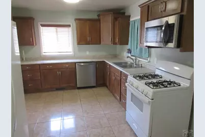 1629 Englewood Dr, Pueblo, CO 81005 - Photo 5