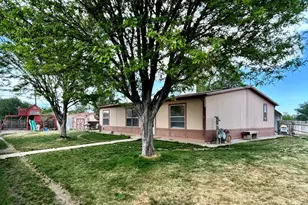 2137 W 20th St, Pueblo, CO 81003 - Photo 5
