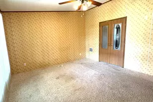232 E Rolling Hills Dr, Pueblo, CO 81007 - Photo 9
