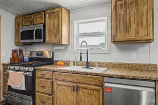 972 S Saddlerock Dr, Pueblo, CO 81007 - Photo 11