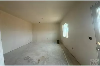 2410 Yankee Ct, Pueblo, CO 81008 - Photo 3