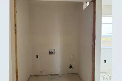 2410 Yankee Ct, Pueblo, CO 81008 - Photo 5
