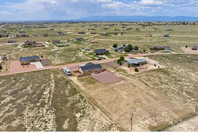 981 E Blackstone Dr, Pueblo, CO 81007 - Photo 9