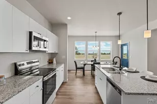 562 N Bayview Dr, Pueblo West, CO 81007 - Photo 15