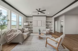 562 N Bayview Dr, Pueblo West, CO 81007 - Photo 7