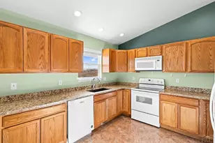 1501 N Gentry Ln, Pueblo West, CO 81007 - Photo 3