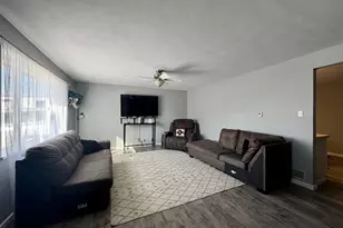 122 Deauville Ln, Pueblo, CO 81005 - Photo 3