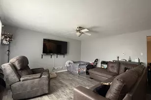 122 Deauville Ln, Pueblo, CO 81005 - Photo 3