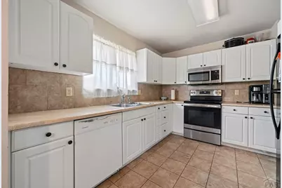 36 Wheatridge Dr, Pueblo, CO 81005 - Photo 3