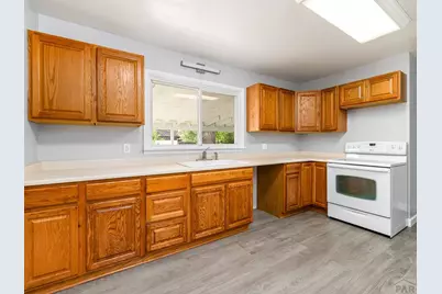 1707 Englewood Dr, Pueblo, CO 81005 - Photo 7