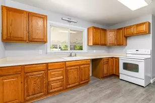 1707 Englewood Dr, Pueblo, CO 81005 - Photo 7