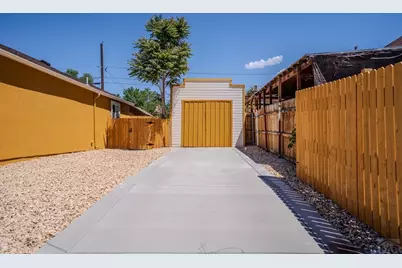 1605 E 10th St, Pueblo, CO 81001 - Photo 3