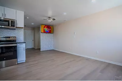 1605 E 10th St, Pueblo, CO 81001 - Photo 5