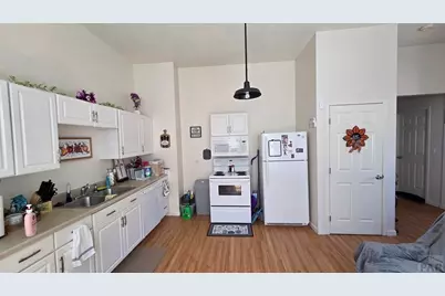 616 W 10th St, Pueblo, CO 81003 - Photo 3