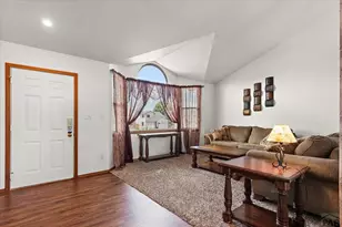 1702 Kingsroyal Blvd, Pueblo, CO 81005 - Photo 3