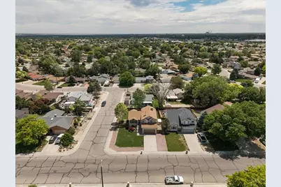 1702 Kingsroyal Blvd, Pueblo, CO 81005 - Photo 35