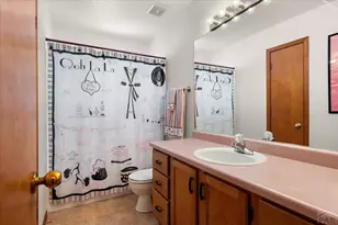 1702 Kingsroyal Blvd, Pueblo, CO 81005 - Photo 23