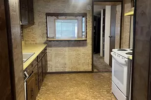 1806 E 3rd St, Pueblo, CO 81001 - Photo 11