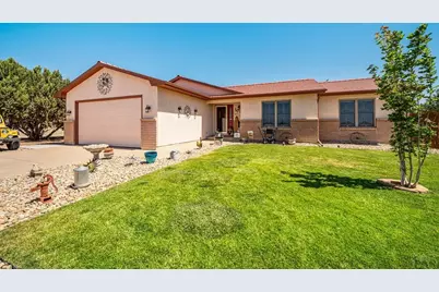 1095 W Broken Bow Dr, Pueblo West, CO 81007 - Photo 1