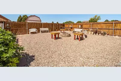 1095 W Broken Bow Dr, Pueblo West, CO 81007 - Photo 37