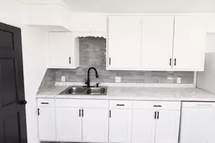 207 Spring St, Pueblo, CO 81003 - Photo 9