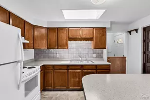 2690 Hollywood Dr, Pueblo, CO 81005 - Photo 5