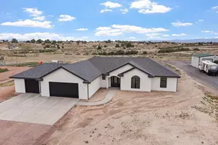 379 S Siesta Dr, Pueblo, CO 81007 - Photo 1