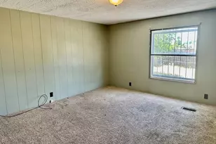 813 S Byrd Dr, Pueblo West, CO 81007 - Photo 9