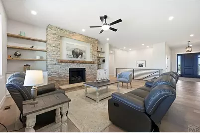 1237 N Challenger Pl, Pueblo, CO 81007 - Photo 5