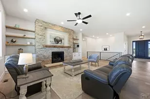 1237 N Challenger Pl, Pueblo, CO 81007 - Photo 5