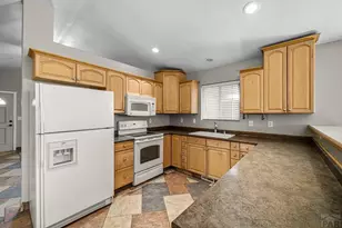 3311 W 18th St, Pueblo, CO 81003 - Photo 9
