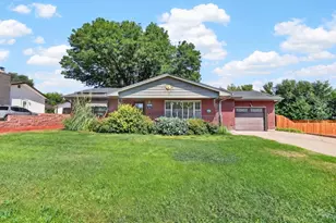 15 Stanford Ave, Pueblo, CO 81005 - Photo 1