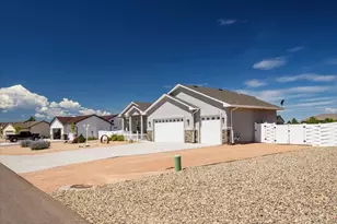 711 N Paradox Dr, Pueblo West, CO 81007 - Photo 3