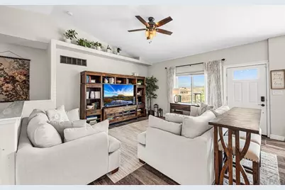 1165 W Meadowmoor Dr, Pueblo, CO 81007 - Photo 3