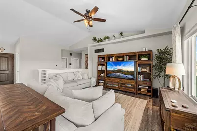 1165 W Meadowmoor Dr, Pueblo, CO 81007 - Photo 9