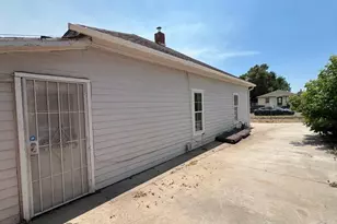 1421 E 12th St, Pueblo, CO 81001 - Photo 11