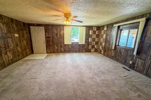 708 S 2nd St, Lamar, CO 81052 - Photo 3