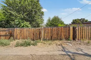 608 E 10th St, Pueblo, CO 81001 - Photo 25
