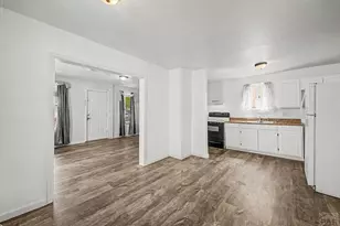 608 E 10th St, Pueblo, CO 81001 - Photo 9