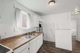608 E 10th St, Pueblo, CO 81001 - Photo 11
